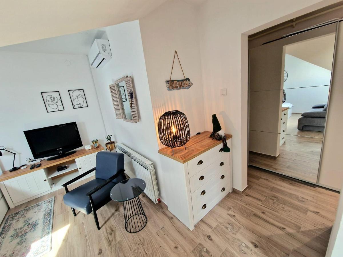 Studio Apartman Varadero Бьеловар Экстерьер фото